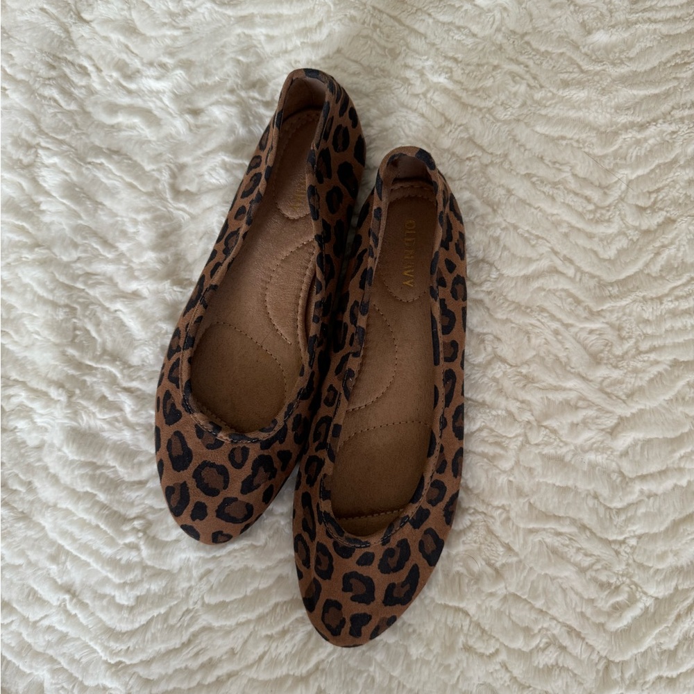 Old Navy Leopard Print Flats - Picture 2 of 5